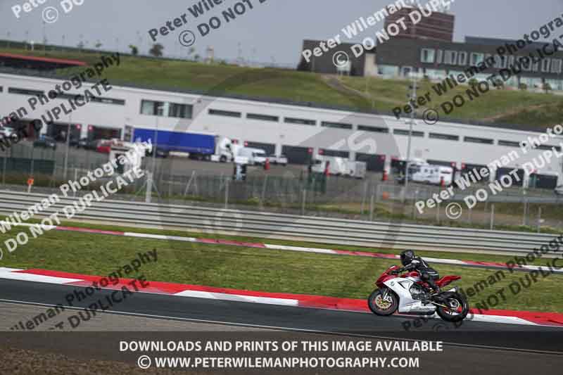cadwell no limits trackday;cadwell park;cadwell park photographs;cadwell trackday photographs;enduro digital images;event digital images;eventdigitalimages;navarra;no limits trackdays;peter wileman photography;racing digital images;trackday digital images;trackday photos